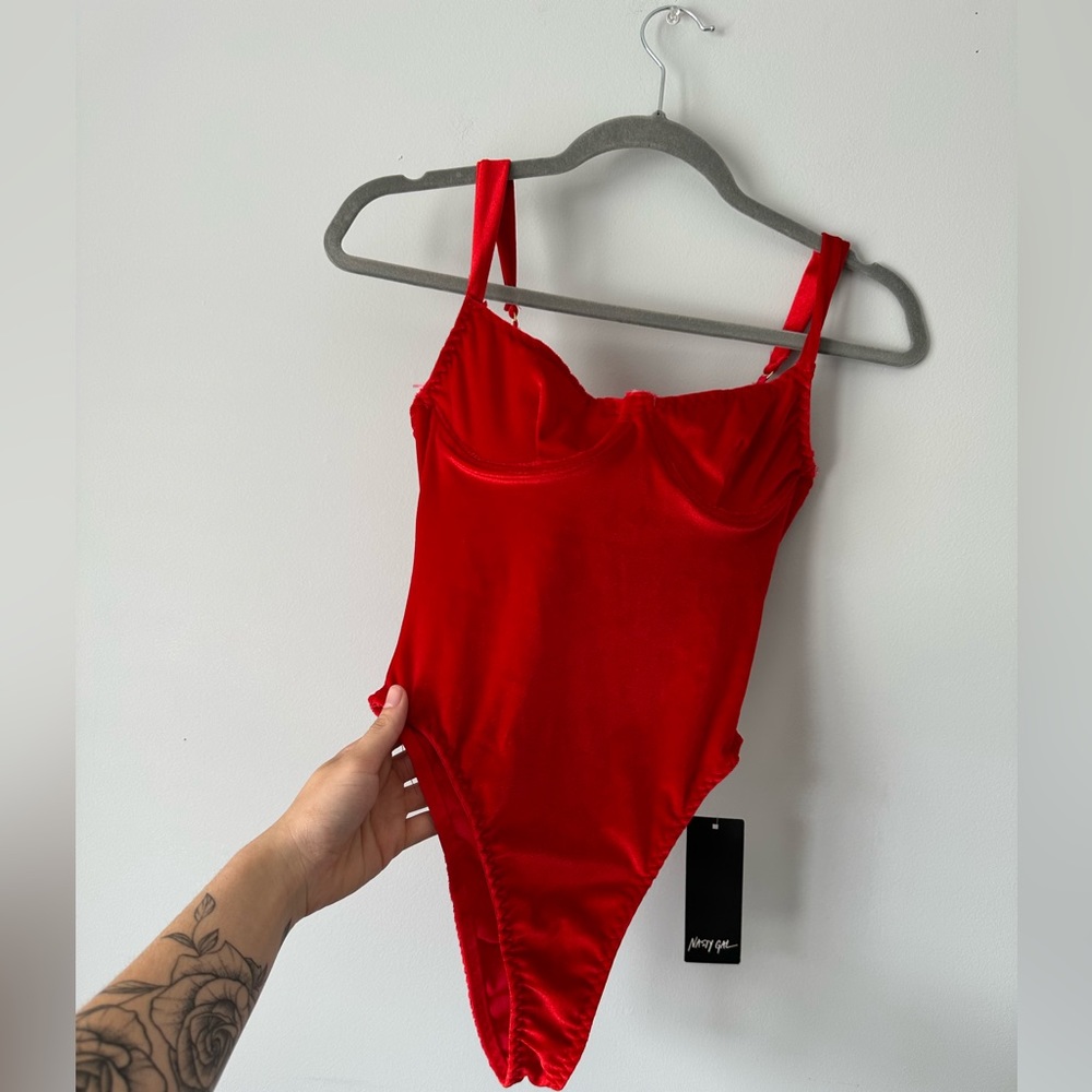 NWT nasty gal red velvet underwire bodysuit size 2